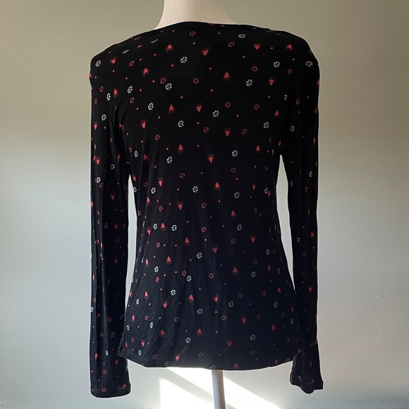 🆕 Black Flower and Heart Long Sleeve Top w/ Strappy Neck Design - Size M - Picture 3 of 8